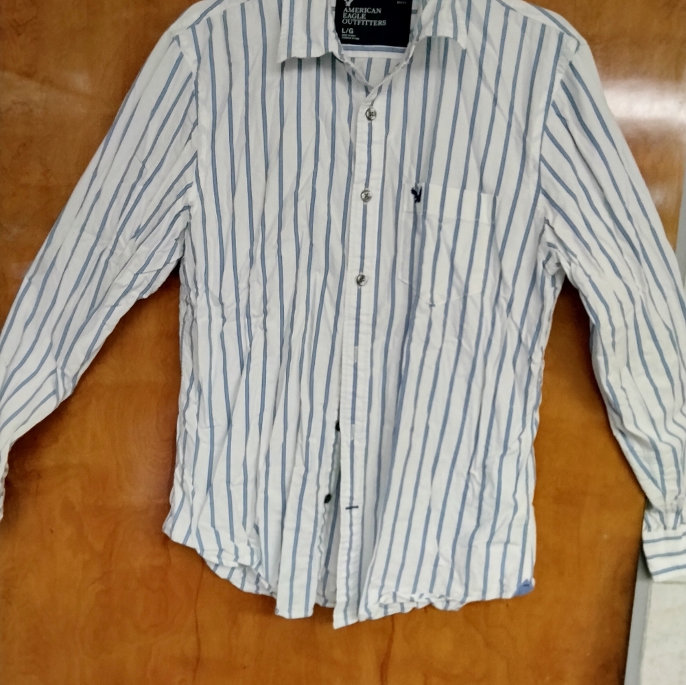 Authentic American Eagle Outfitters Men's pre-owned sport shirt L/G.Super nice.